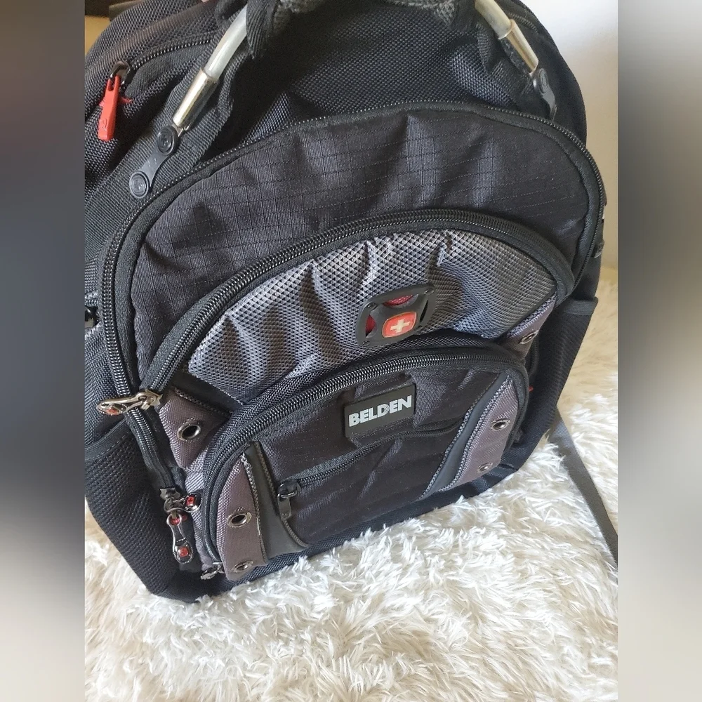 Swiss Gear Wenger Synergy Backpack Laptop Business Black & Gray 16